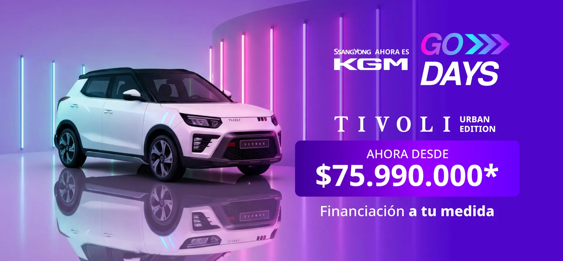 Camioneta KGM Tivoli Urban Edition en color blanco sobre fondo de luces neón en campaña KGM Days.