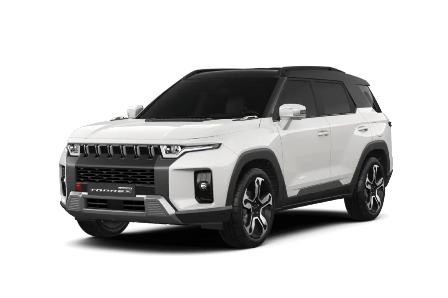 SUV híbrido KGM Torres Hybrid blanco con techo negro bitono sobre fondo transparente.